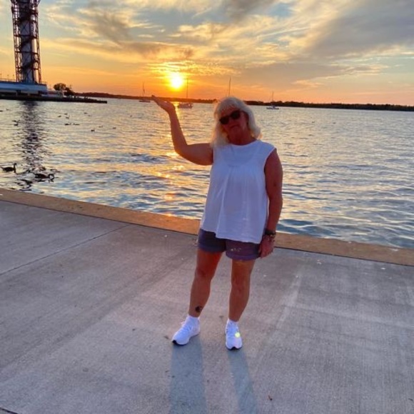 Meet your Posher, Joyce - Picture 1 of 1